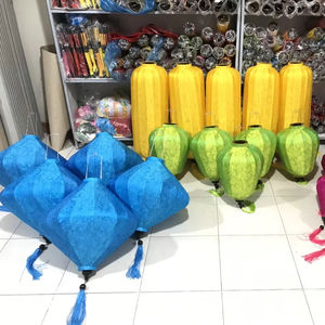 โคมไฟผ้าไหมลายฮอยจากเวียดนามทำด้วยมือกรอบไม้ไผ่สำหรับตกแต่งงานปาร์ตี้เทศกาลวันหยุด - Product Image 1