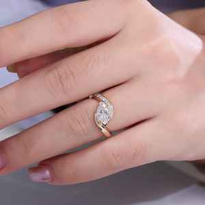 1.61CT VS1 Marquise Cut Lab Grown Diamond Bague incurvée en or massif 18K Cadeau de mariage romantique pour des moments spéciaux - Product Image 3