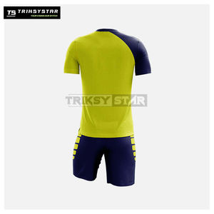 Ensemble de maillots de football personnalisés pour hommes, uniforme de football d'équipe respirant à séchage rapide, kit d'entraînement léger pour un ajustement confortable - Product Image 2