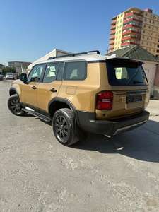 Toyota Land Cruiser Prado LC250 2.4L SUV Automatique 4x4 Or, Neuf/Occasion, Modèle 2024, Phares LED, Essence, À Vendre - Product Image 5