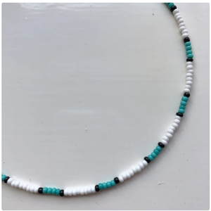 Collar de cuentas de estilo surf moderno, hecho a mano, con piedra de nacimiento de alejandrita - Product Image 2