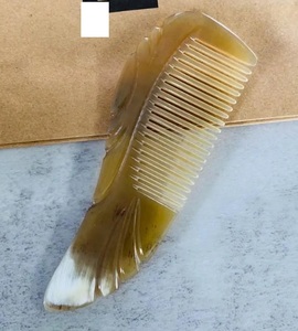 100% peigne en corne de boeuf de qualité supérieure pour coiffer les cheveux véritable buffle peigne à cheveux en corne polie de qualité naturelle pour un usage domestique à bas prix - Product Image 1