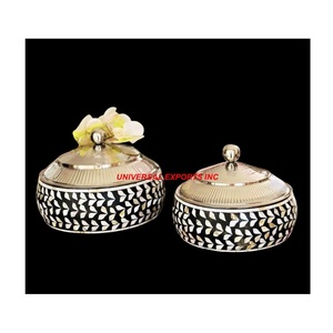 Cazuela de estilo clásico hecha a mano de última colección - Product Image 1