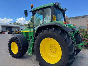 รถแทรกเตอร์จอห์นเดียร์ 6910S 150 แรงม้า ขับเคลื่อน 4 ล้อ รุ่น Utility Farm Tractor PowerQuad AutoQuad สำหรับขาย - Product Image 4