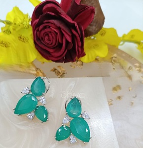 ต่างหูดีไซน์เนอร์ประดับเพชร CZ คุณภาพสูง ดีไซน์สวยงาม ชุบเงิน สำหรับงานแต่งงานและงานปาร์ตี้ สำหรับผู้หญิงและเด็กผู้หญิง - Product Image 3