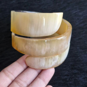 Brazaletes de Cuerno de Búfalo Natural, Joyería Artesanal de Cuerno de Búfalo - Product Image 1