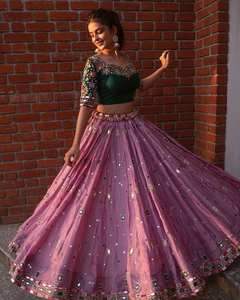Hermoso rosa y verde Atractivo trabajo de espejo bordado Lehenga Choli Desgaste de boda tradicional indio Desgaste especial Navratri - Product Image 1