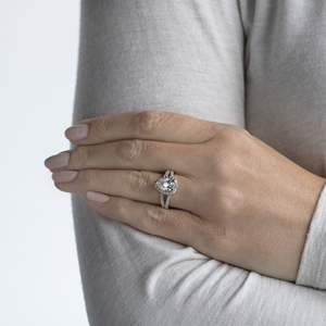 Bague de fiançailles Halo Moissanite coupe poire à tige fendue bague d'anniversaire bague cadeau d'anniversaire bague de mariée - Product Image 4