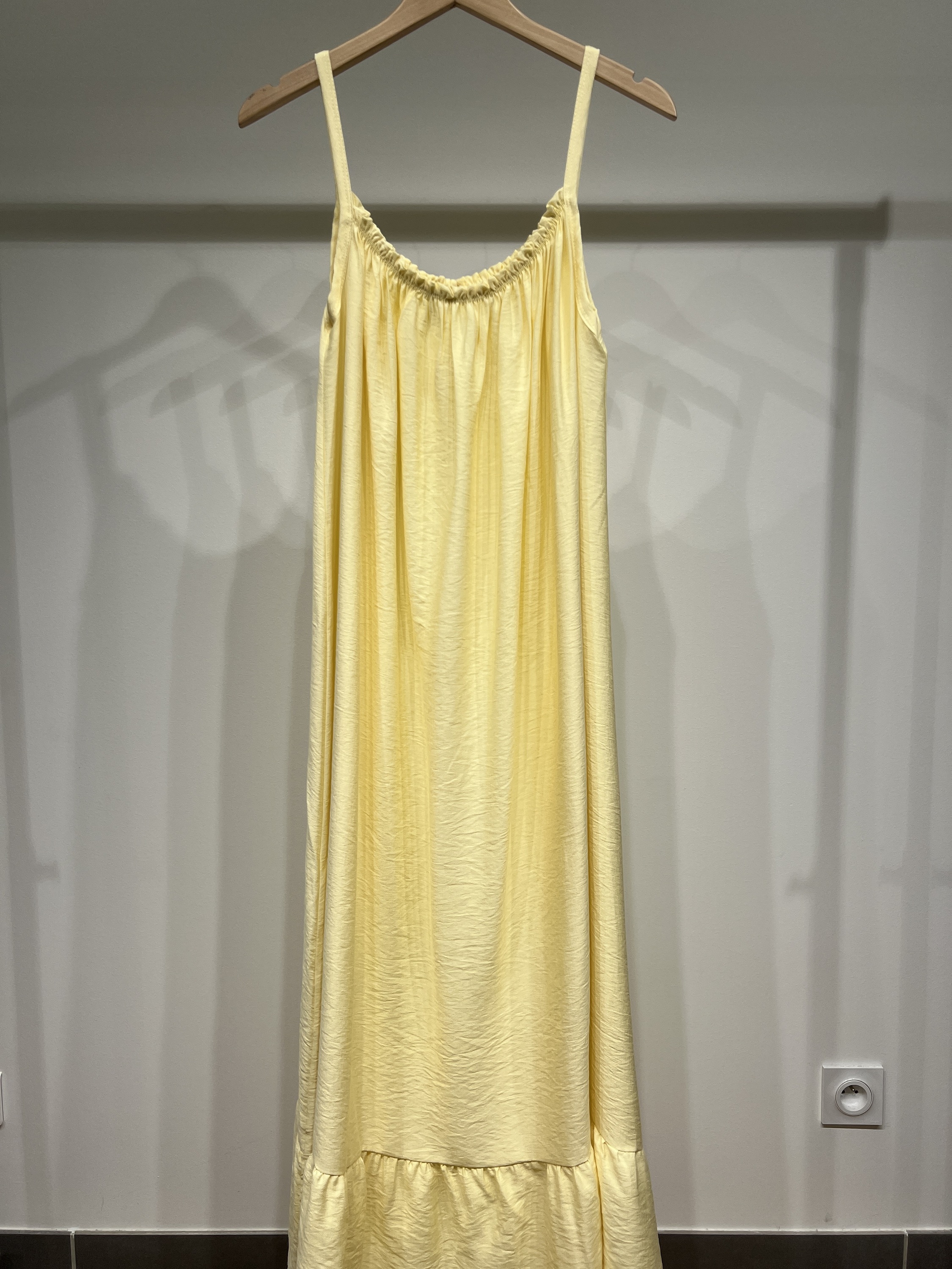 Jaune