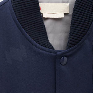 Servicios OEM, Chaqueta Universitaria al por Mayor para Hombre, Mangas Largas, Algodón/Cuero, Estilo Urbano de Invierno, Color y Logotipo Personalizados - Product Image 2