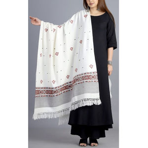 Écharpes en laine pour femmes avec logo personnalisé imprimé pour l'hiver Prix de gros Collection d'écharpes et de châles traditionnels Design uni simple - Product Image 1