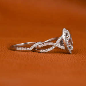 Anillo de compromiso de oro macizo de 14 quilates, corte Marquesa, racimo de diamantes cultivados en laboratorio, estilo moderno, certificado IGI, anillo de diamantes sin conflictos - Product Image 6