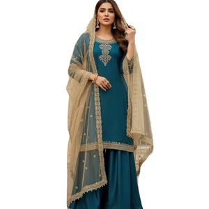Salwar kameez de style culturel kashmiri/himachali, avec de magnifiques broderies, coupe droite, bordure design, pour femmes ou filles. - Product Image 1