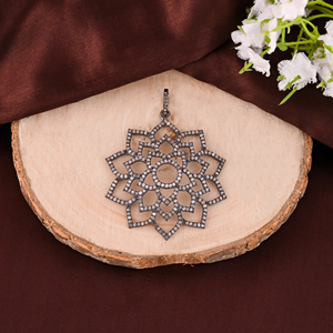 Colgante de Flor para Mujer, Plata de Ley 925, Bañado en Rodio Negro, con Diamante Natural de Corte Único, Estilo Vintage, 40MM, 6.860 Gms - Product Image 1