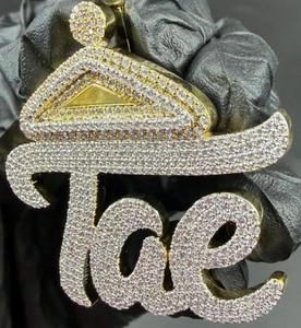 Colgante de Plata de Ley 925 Personalizado con Letra, Estilo Hip Hop, Lujo, con Diamantes de Moissanita VVS, para Uso Unisex - Product Image 1