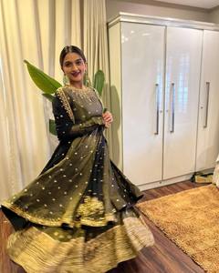 Lehengas choli dupatta ชุดสำหรับสาวอินเดียชุดแต่งงานอินเดียแบบยาว - Product Image 3