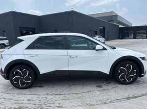 IONIQ 5 4 portes électrique haute performance 2022, longue autonomie, double moteur, transmission intégrale, charge rapide et intérieur spacieux - Product Image 4