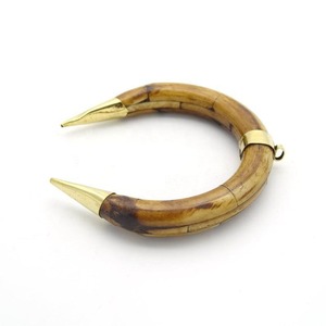 Colgante de Colmillo de Búfalo Pulido Natural |   Joyería Artesanal de Hueso de Buey - Product Image 4