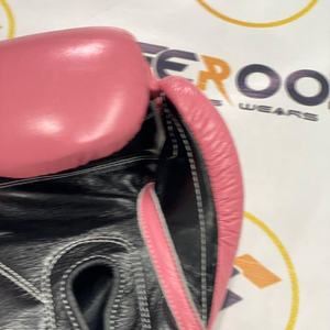 Dernier modèle de gants de boxe professionnels Fairtex rose et noir personnalisés en cuir véritable, respirants et anti-humidité - Product Image 5