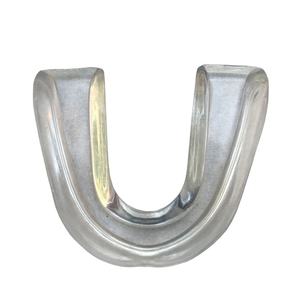 Protège-dents pour la protection des dents supérieures et inférieures Produit populaire Sports Boxe Protège-dents pour l'entraînement aux arts martiaux - Product Image 1