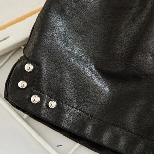 2024 automne bébé filles PU cuir décontracté Shorts taille haute Sexy mode féminine avec poche et fourrure décoration - Product Image 3