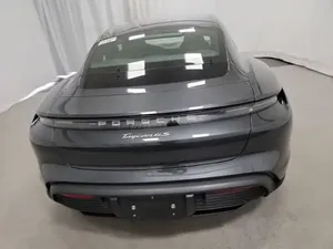 Porsche Taycan 2021 impecablemente limpio - Product Image 3