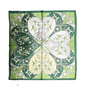 Foulard dernière élégance pure Cool Touch foulard en soie Vintage inspiré charme foulard en soie ajoute déclaration foulard en soie - Product Image 5