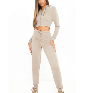 Chándal informal de invierno de calidad superior 2025 para mujer, traje de lona de dos piezas hecho en Pakistán - Product Image 1