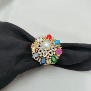 Anillo elegante ajustable con aspecto de piedra AD chapado en oro de alta calidad para la función y la colección de ropa de boda para mujeres - Product Image 1