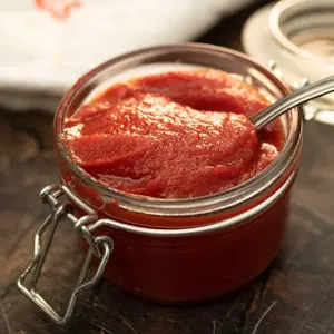 Pâte de tomate en conserve 70g 210g 400g 800g 2200g de différentes tailles sans additif