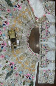 ชุดเลเฮนกาโชลีผ้าไหมออร์แกนซ่าคุณภาพพรีเมียมหลากสีสัน ผสมวิสโคสและโพลีเอสเตอร์ สำหรับงานแต่งงานและงานเลี้ยง จากอินเดีย - Product Image 2