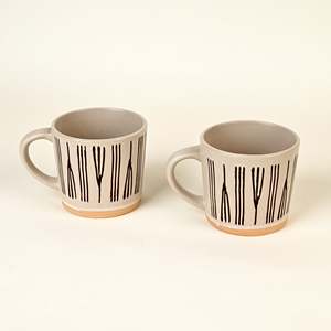 Tazas de Café de Cerámica de Diseño Nórdico, Color Bronce con Patrón de Dibujos Animados Grabado con Láser, Aptas para Lavavajillas y Microondas, Juego de 2 con Tapa y Cuchara - Product Image 2