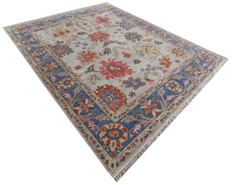 มีสีสัน