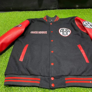 เสื้อแจ็คเก็ตวาร์ซิตี้แบบกรีกสั่งทำพิเศษ เสื้อแจ็คเก็ตเลตเตอร์แมนแบบปรับแต่งได้ พร้อมปักโลโก้และชื่อสำหรับทีมวิทยาลัย - Product Image 6
