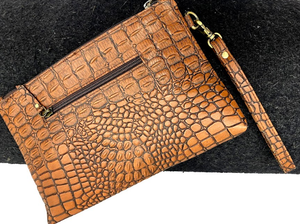 Cartera larga de cuero con estampado de cocodrilo de dos tonos para mujer, bolso para pasaporte de órgano con cierre de cuero tallado en ambos lados - Product Image 5