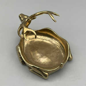 Cenicero de latón con diseño único en forma de ciervo, acabado dorado, Cenicero de acero de estilo moderno de lujo, amantes de los cigarros, sin humo personalizado - Product Image 6