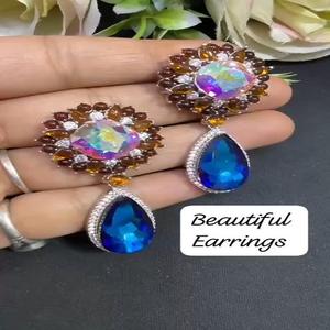 Boucles d'oreilles de qualité supérieure, design magnifique, luxe moderne, pierre scintillante de qualité supérieure, parfaites pour les soirées, légères et confortables - Product Image 1