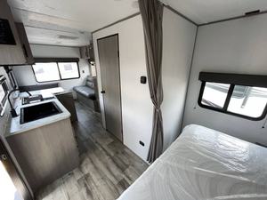 Lámpara Coleman 202RD Usada en Buen Estado, Modelo 2024 - Product Image 5