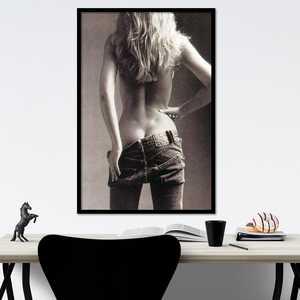 Jean taille moyenne pour fille, design en denim élégant pour affichage publicitaire - Product Image 2