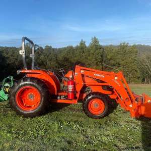 Tractor de Ruedas Mini 20-45 de 140HP de Segunda Mano para Agricultura, Maquinaria Agrícola con Motor y Componentes de Transmisión - Product Image 2