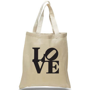 กระเป๋าผ้าแคนวาสพิมพ์ลาย LOVE ใช้เป็นถุงของขวัญ - Product Image 1