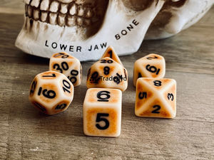Ensemble de dés en os naturel polyédrique de 7 pièces, écologique, durable, fabriqué à la main, pour jeux de société, RPG, jeux de table, Tradebyd - Product Image 4