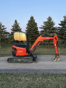 Mini-excavatrice Kubota U27-4, excavatrice sur chenilles, cabine fermée, chenilles en acier, excavatrice Kubota à vendre - Product Image 2