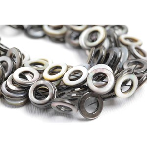 Perles en vrac en coquillage à deux couches Hallow Circle - Product Image 2