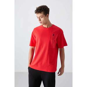 Tommylife เสื้อยืดคอกลมสำหรับผู้ชายพิมพ์ลายขนาดใหญ่88338 Fiesta-Fiesta - Product Image 1