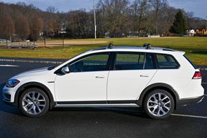 Volkswagen Golf Alltrack SEL 2019, Gasolina, Bajo Kilometraje - Product Image 3
