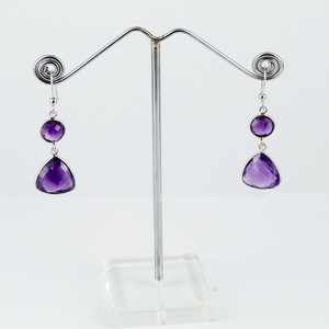 Boucles d'oreilles manchette bohèmes plaquées argent avec améthyste violette triangulaire éblouissante, certifiées par un tiers - Product Image 3