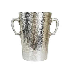Mocktail Glass Design Seau à glace en métal de qualité supérieure avec poignée Élégant, durable et parfait pour les fêtes - Product Image 5