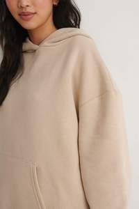 Sudadera con capucha de gran tamaño 100% algodón Streetwear Essentials Premium Pullover Drop Shoulder Heavy Fleece Custom Logo Sudaderas con capucha para mujer - Product Image 4
