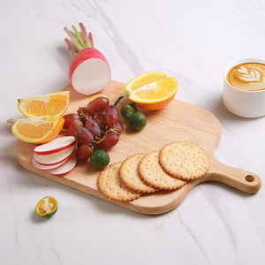 Tabla de cortar de madera con mango-Versátil para carne, queso, verduras, pan y charcutería-Tamaño de tabla para servir 13 "x 8" - Product Image 6